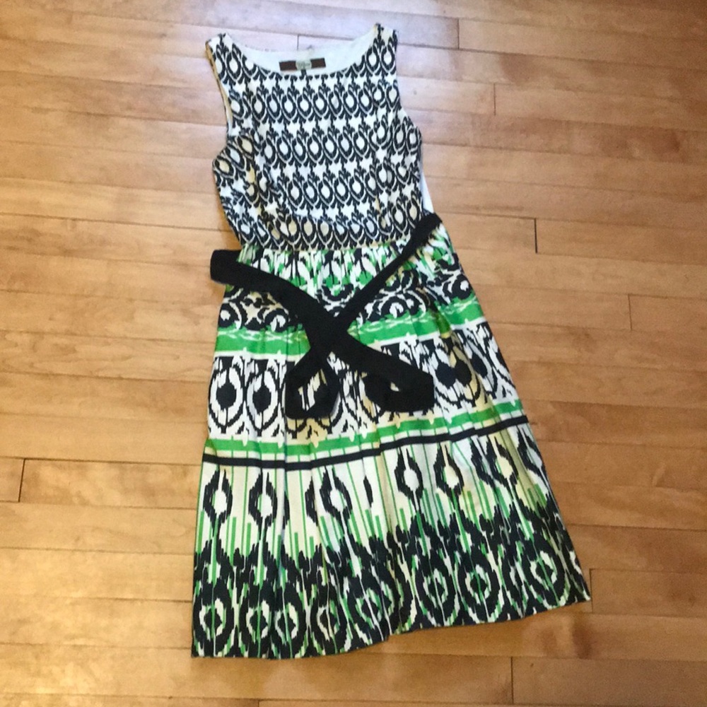 Work or cocktail midi dress.